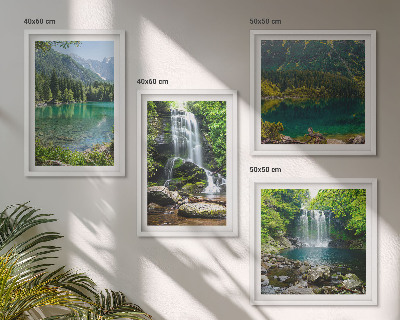 Ensemble de 4 tableaux Des cascades dans un cadre verdoyant