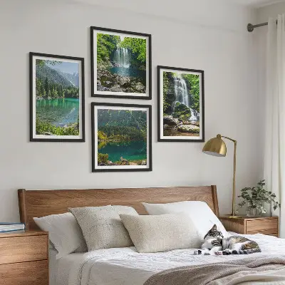 Ensemble de 4 tableaux représentant des cascades dans un cadre verdoyant