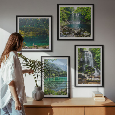 Ensemble de 4 tableaux Des cascades dans un cadre verdoyant