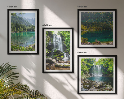 Ensemble de 4 tableaux Des cascades dans un cadre verdoyant