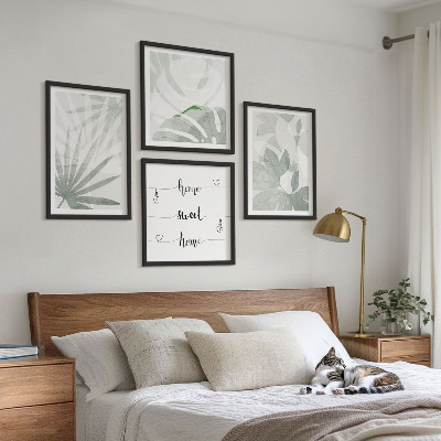 Polyptyque z cadres Les feuilles des plantes sont gris verdâtre.