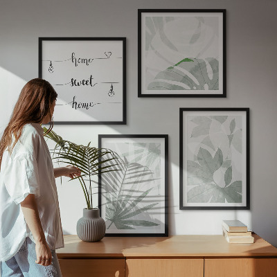 Polyptyque z cadres Les feuilles des plantes sont gris verdâtre.