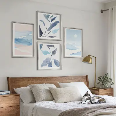 Mur de tableaux paysages de montagne à l'aquarelle avec des plantes