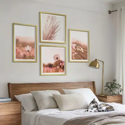 Ensemble de 4 tableaux représentant des fleurs sauvages dans des prairies en été