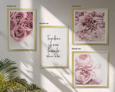Mur de tableaux bouquets de roses avec inscription maison