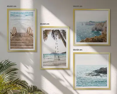 Mur de tableaux escaliers, plage, vue sur la mer et balançoire