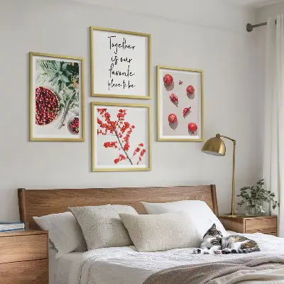Ensemble de 4 tableaux motifs de fruits rouges au style minimaliste