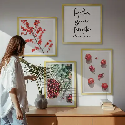 Ensemble de 4 tableaux motifs de fruits rouges au style minimaliste