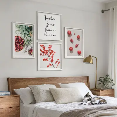 Ensemble de 4 tableaux motifs de fruits rouges au style minimaliste