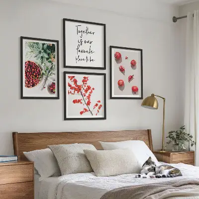 Ensemble de 4 tableaux motifs de fruits rouges au style minimaliste