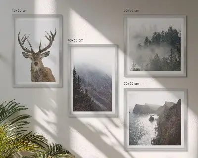 Mur de tableaux paysage de montagne avec cerf dans le brouillard