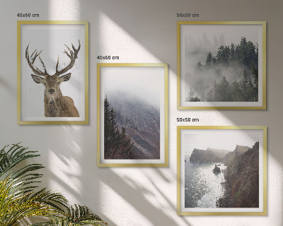 Mur de tableaux Paysage de montagne brouillard cerf