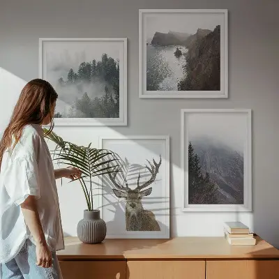 Mur de tableaux paysage de montagne avec cerf dans le brouillard