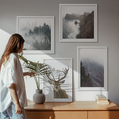 Mur de tableaux Paysage de montagne brouillard cerf