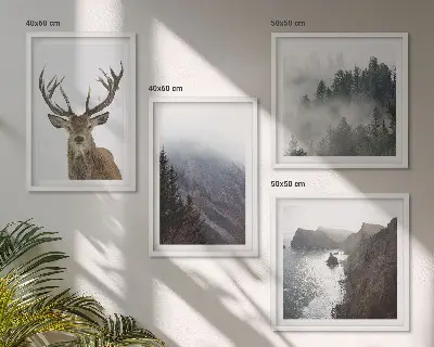 Mur de tableaux paysage de montagne avec cerf dans le brouillard