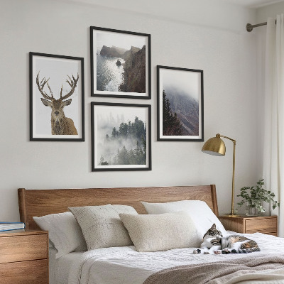Mur de tableaux Paysage de montagne brouillard cerf