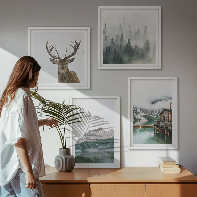 Mur de tableaux Montagnes, lac, cerf, cabane, brouillard