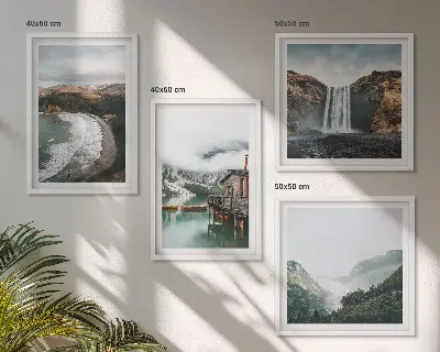 Mur de tableaux représentant des plages de montagne, des nuages et de l'eau