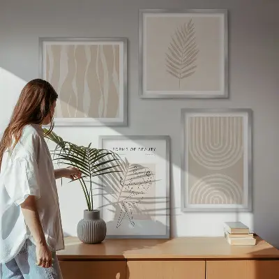 Mur de tableaux avec décorations bohèmes abstraites
