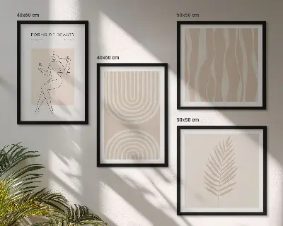 Mur de tableaux avec décorations bohèmes abstraites