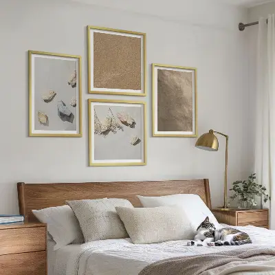 Ensemble de 4 tableaux représentant des structures naturelles de galets de plage