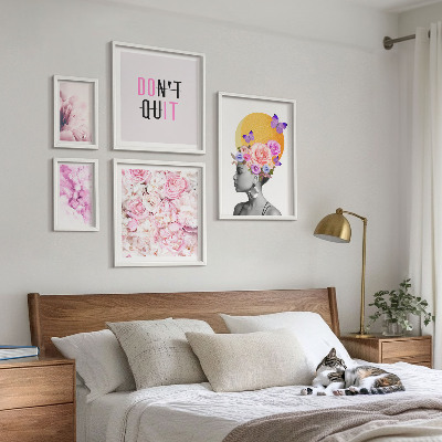 Lot de tableaux encadrés Motifs floraux avec une femme