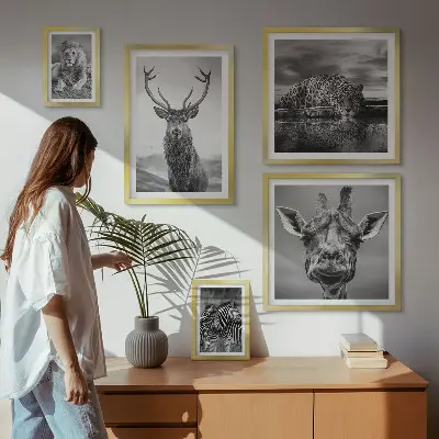 Ensemble de 5 tableaux représentant des animaux dans la nature en noir et blanc