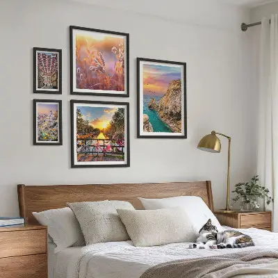 Lot de tableaux encadrés représentant des paysages côtiers d'Europe