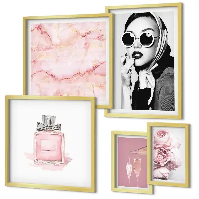 Lot de tableaux encadrés avec des touches élégantes de rose