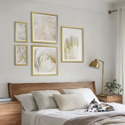 Lot de tableaux encadrés motifs en marbre rose et blanc