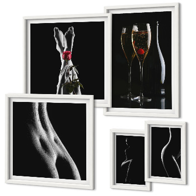 Lot de tableaux encadrés Des accents modernes et élégants, noirs et rouges.