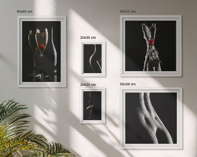 Lot de tableaux encadrés Des accents modernes et élégants, noirs et rouges.