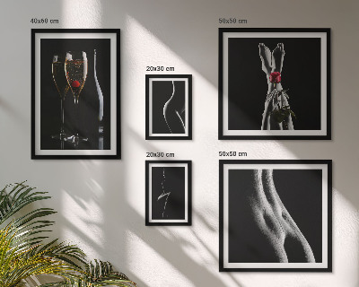 Lot de tableaux encadrés Des accents modernes et élégants, noirs et rouges.