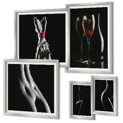 Lot de tableaux encadrés Des accents modernes et élégants, noirs et rouges.