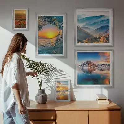 Lot de tableaux encadrés représentant des paysages naturels de mer, de montagnes et de fleurs