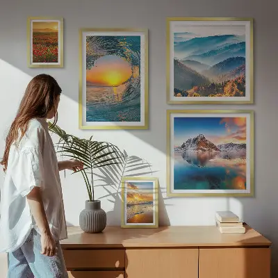 Lot de tableaux encadrés représentant des paysages naturels de mer, de montagnes et de fleurs