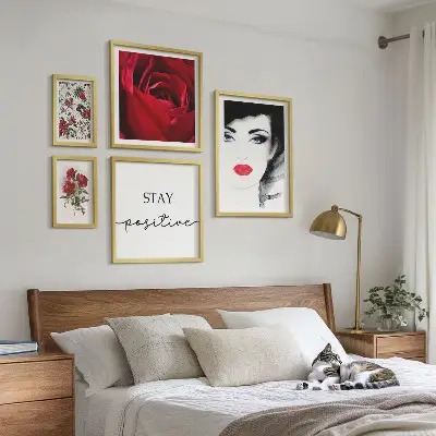 Ensemble de 5 tableaux portraits de femmes et fleurs style vintage