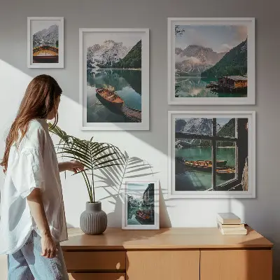 Ensemble de 5 tableaux représentant des lacs, montagnes, bateaux et paysages