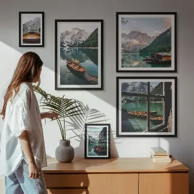 Ensemble de 5 tableaux représentant des lacs, montagnes, bateaux et paysages