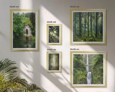 Tableau de décoration murale représentant une nature verdoyante avec des cascades