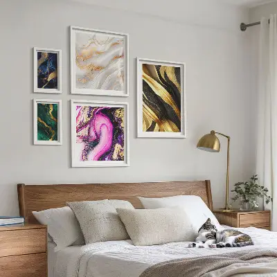 Ensemble de 5 tableaux avec des motifs abstraits modernes