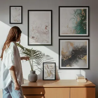 Tableau de décoration murale motif d'accents floraux à l'élégance abstraite