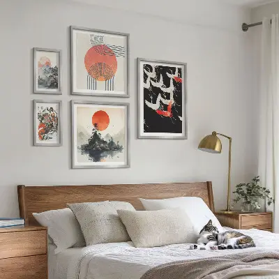 Lot de tableaux encadrés inspirés par la tradition artistique et naturelle japonaise