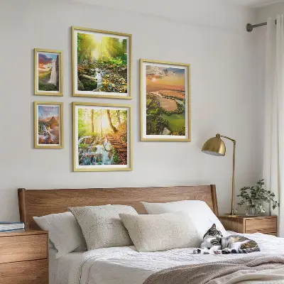 Lot de tableaux encadrés représentant des paysages de cascades et de vallées