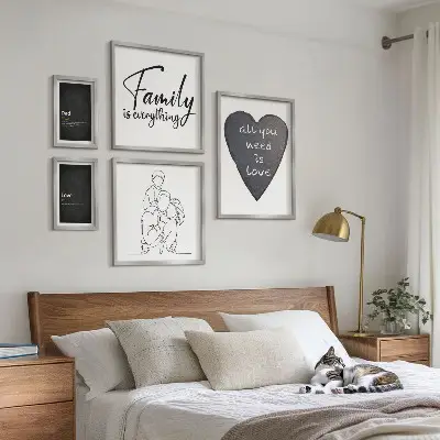 Lot de tableaux encadrés sur le thème des valeurs familiales, de l'amour et de la proximité