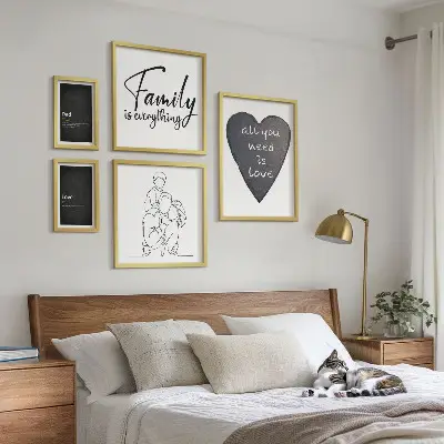 Lot de tableaux encadrés sur le thème des valeurs familiales, de l'amour et de la proximité