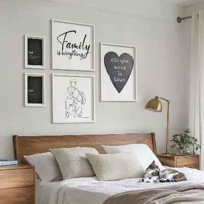 Lot de tableaux encadrés sur le thème des valeurs familiales, de l'amour et de la proximité
