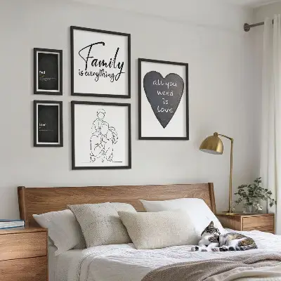 Lot de tableaux encadrés sur le thème des valeurs familiales, de l'amour et de la proximité