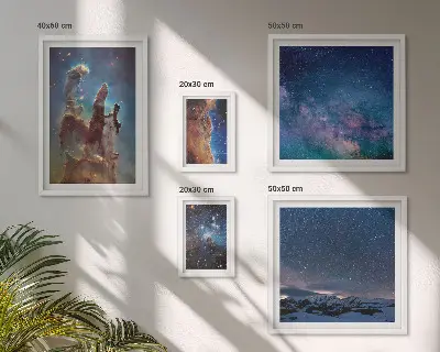Lot de tableaux encadrés représentant des paysages cosmiques de galaxies
