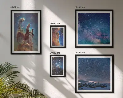 Lot de tableaux encadrés représentant des paysages cosmiques de galaxies